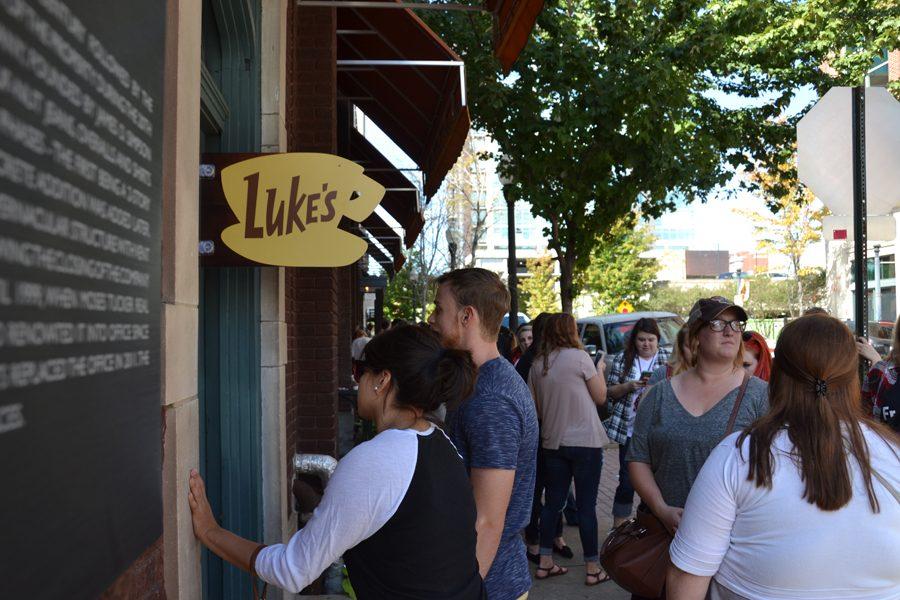 Gilmore Girls Coffee Shop Pops Up Downtown