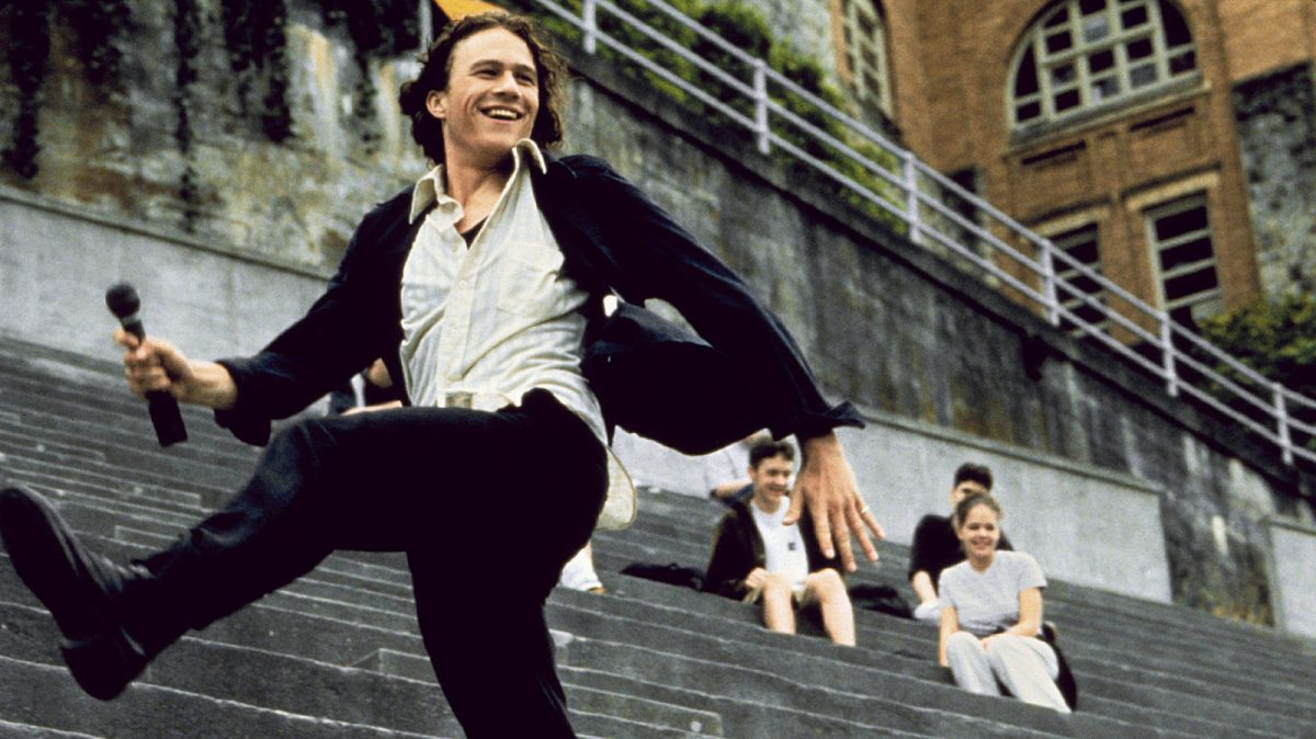 Heath Ledger dances and sings to the pessimistic protagonist, Kat, in 10 Things I Hate About You.